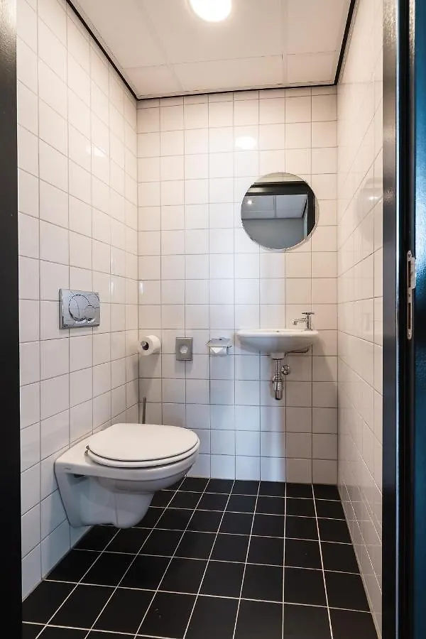 Onderwijshotel De Rooi Pannen Эйндховен