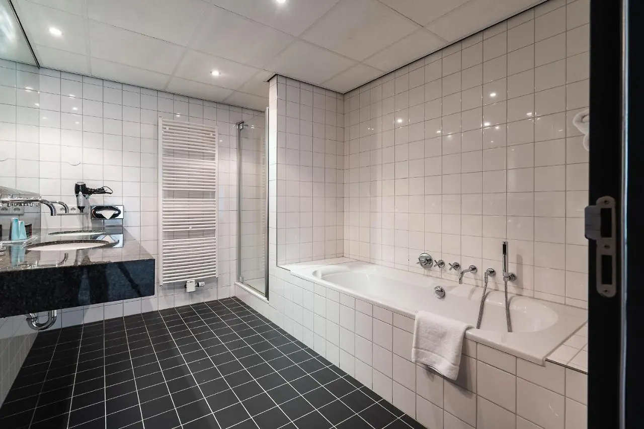 Onderwijshotel De Rooi Pannen Эйндховен