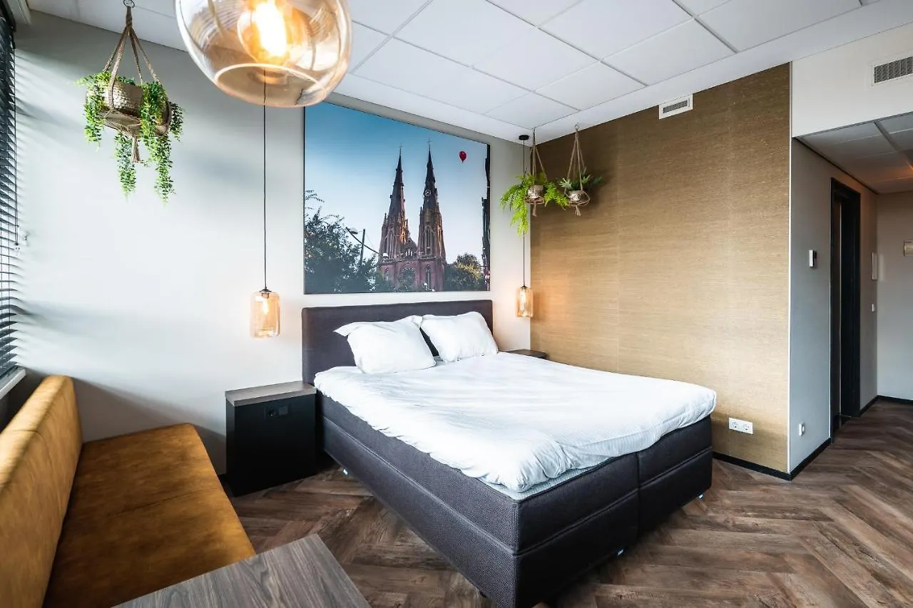 Onderwijshotel De Rooi Pannen Эйндховен 3*,  Нидерланды