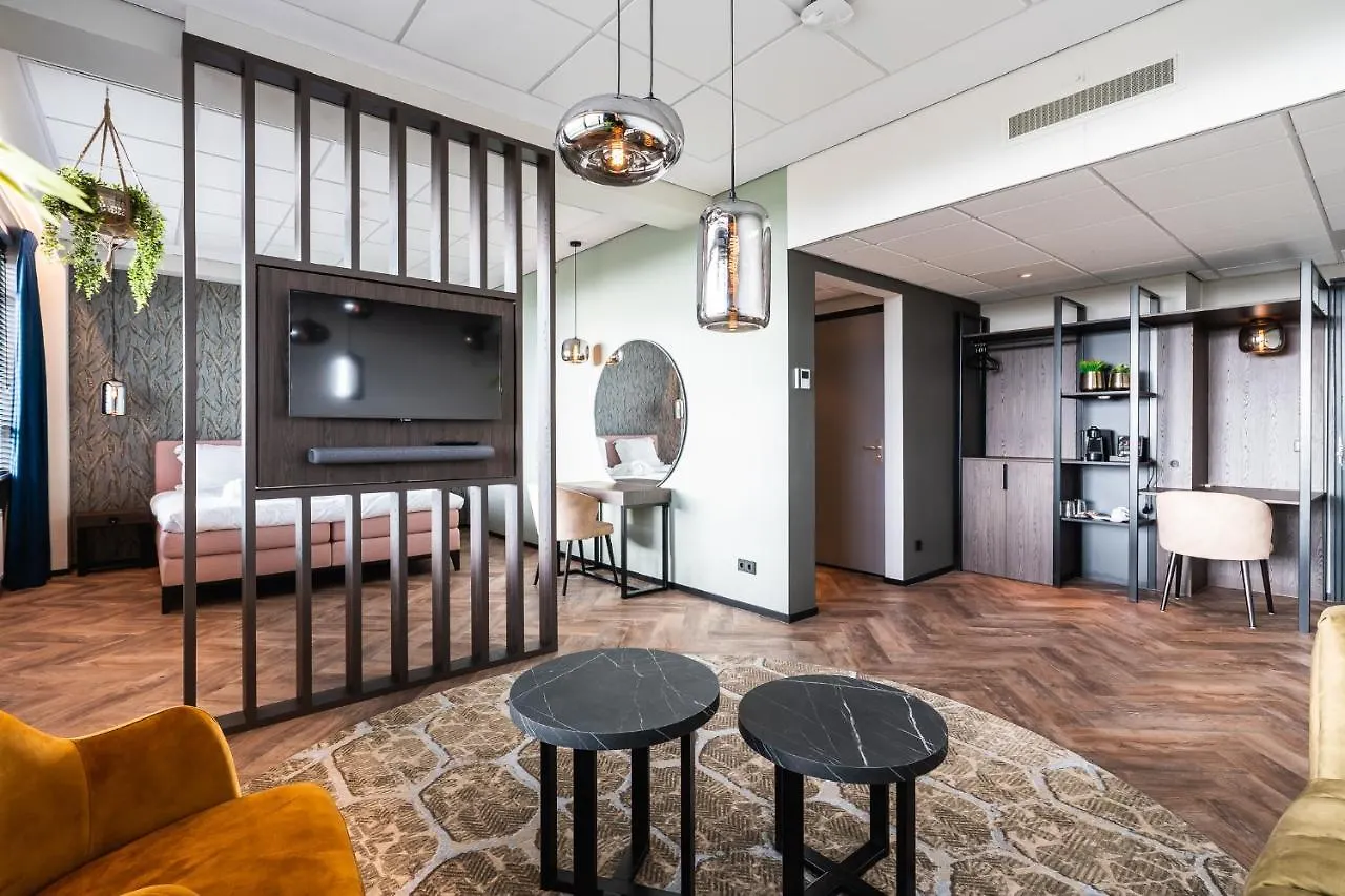 Onderwijshotel De Rooi Pannen Эйндховен 3*,