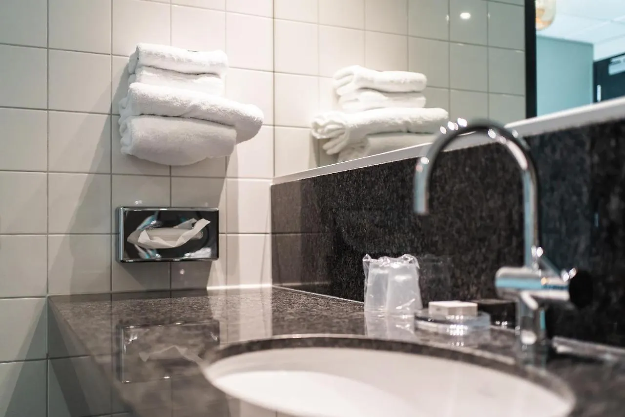 Onderwijshotel De Rooi Pannen Эйндховен Отель