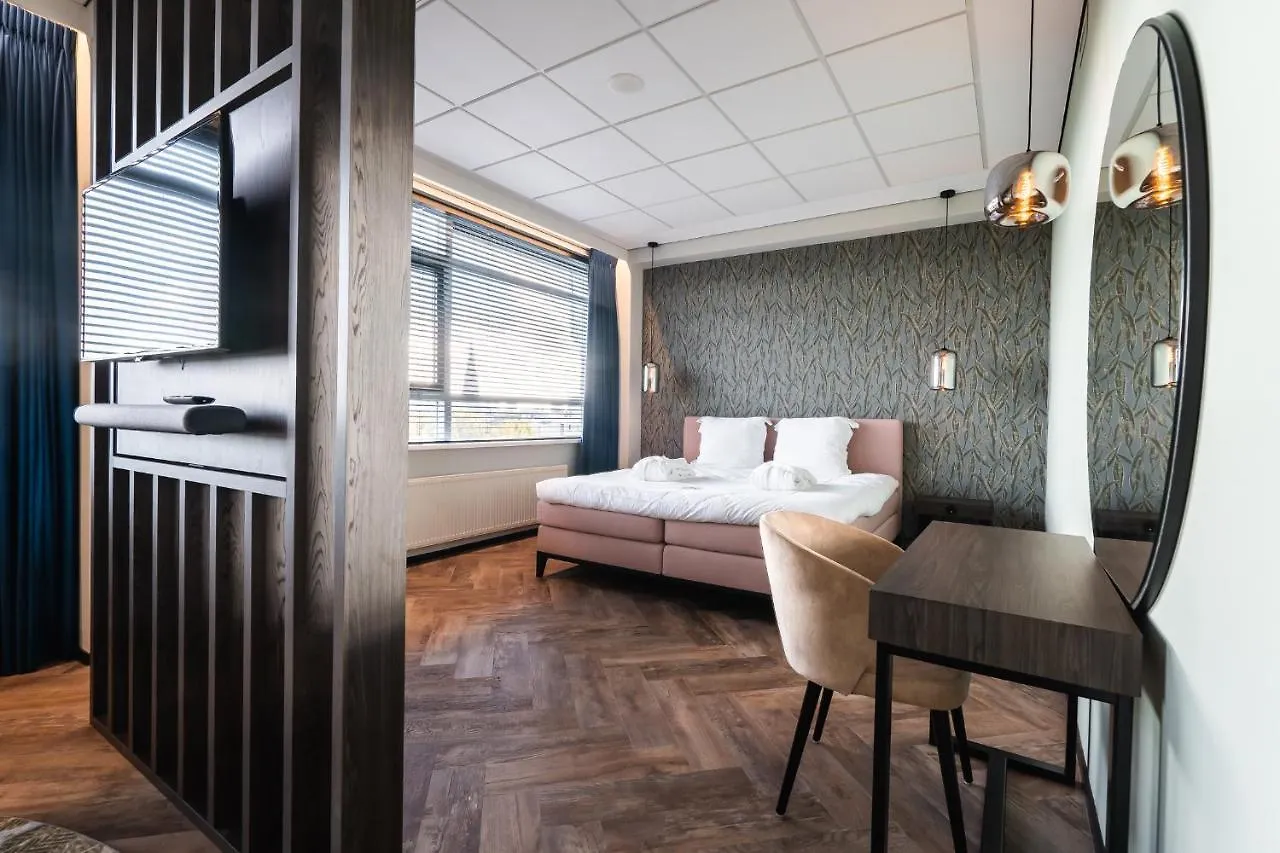 Onderwijshotel De Rooi Pannen Эйндховен Отель