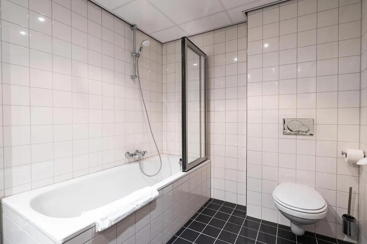 Onderwijshotel De Rooi Pannen Эйндховен Нидерланды