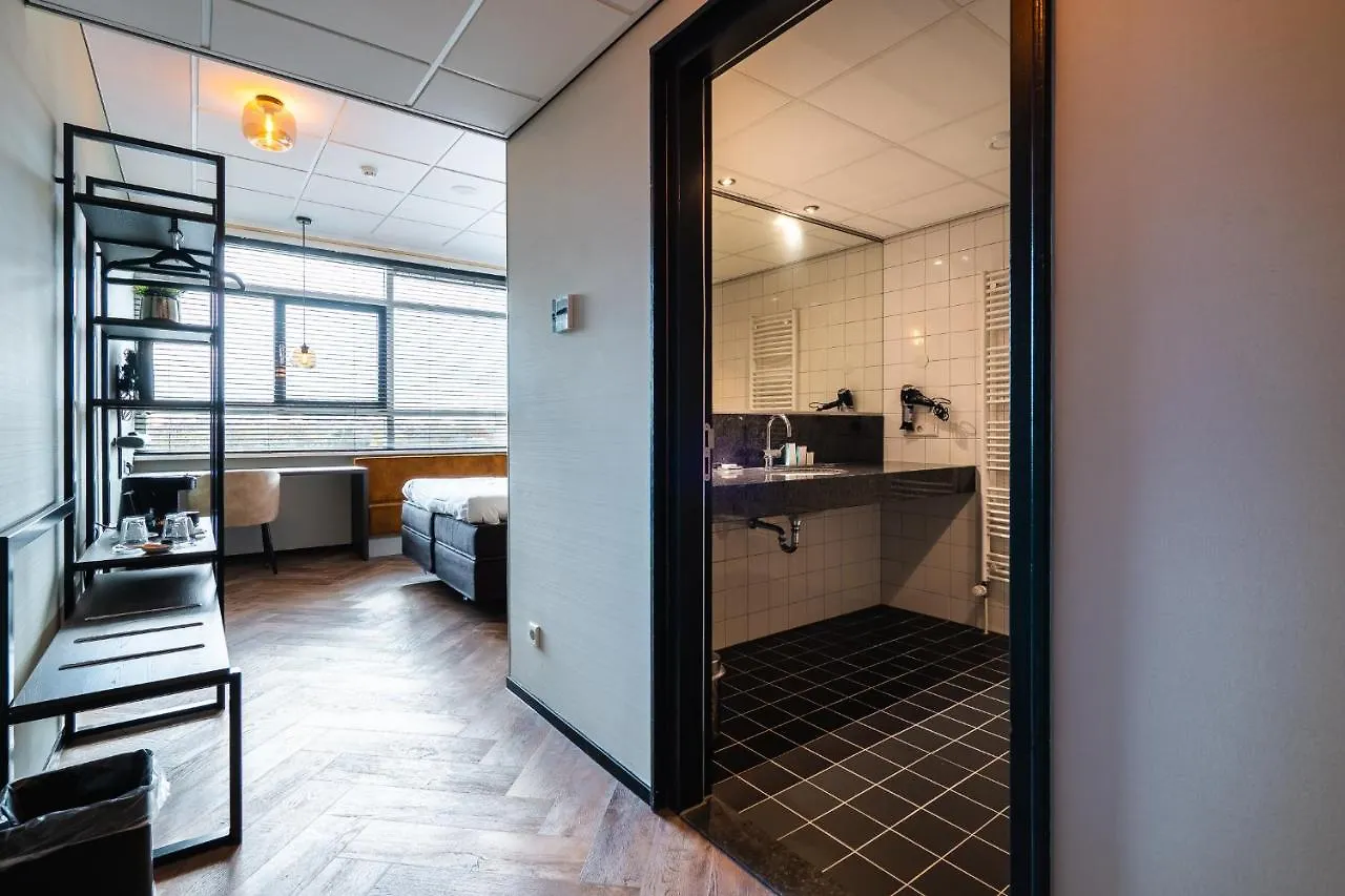 Onderwijshotel De Rooi Pannen Эйндховен