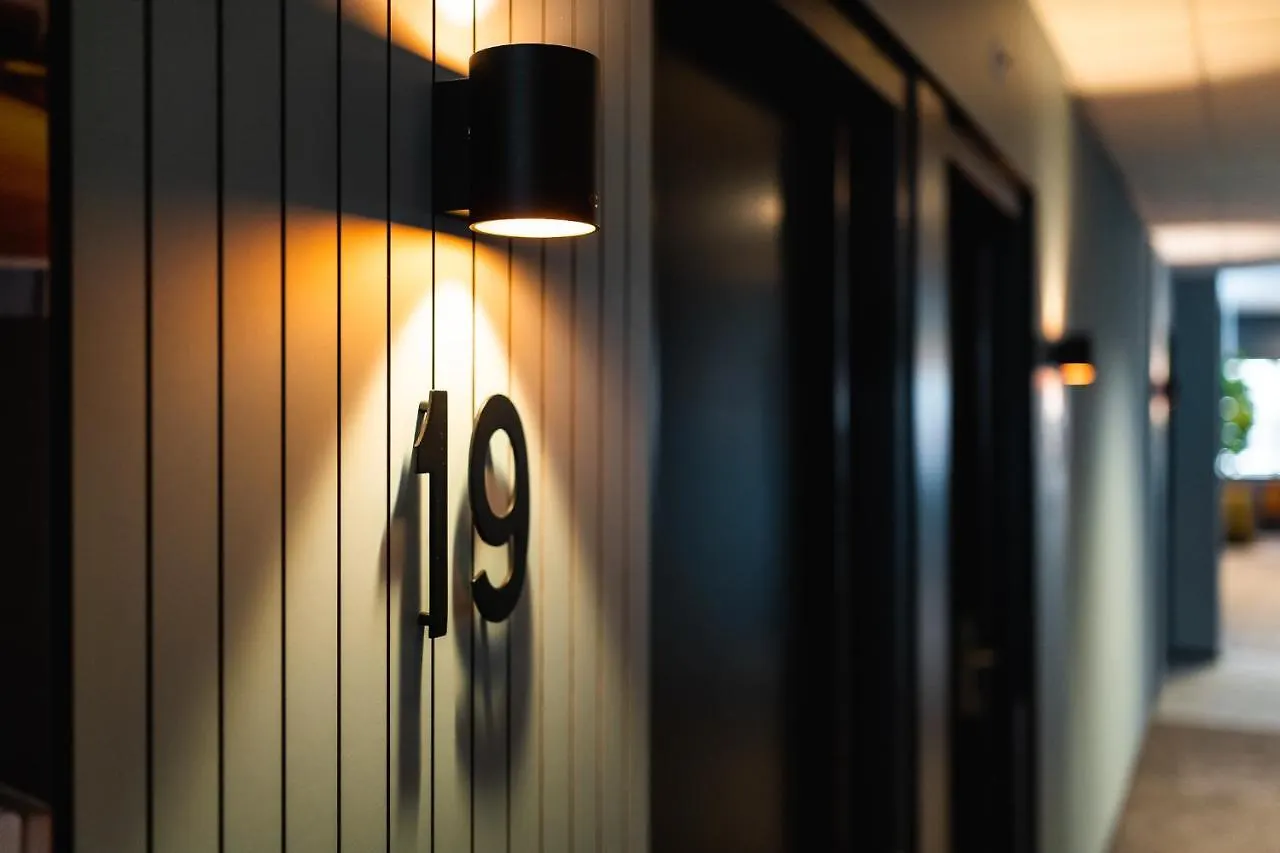 Onderwijshotel De Rooi Pannen Эйндховен