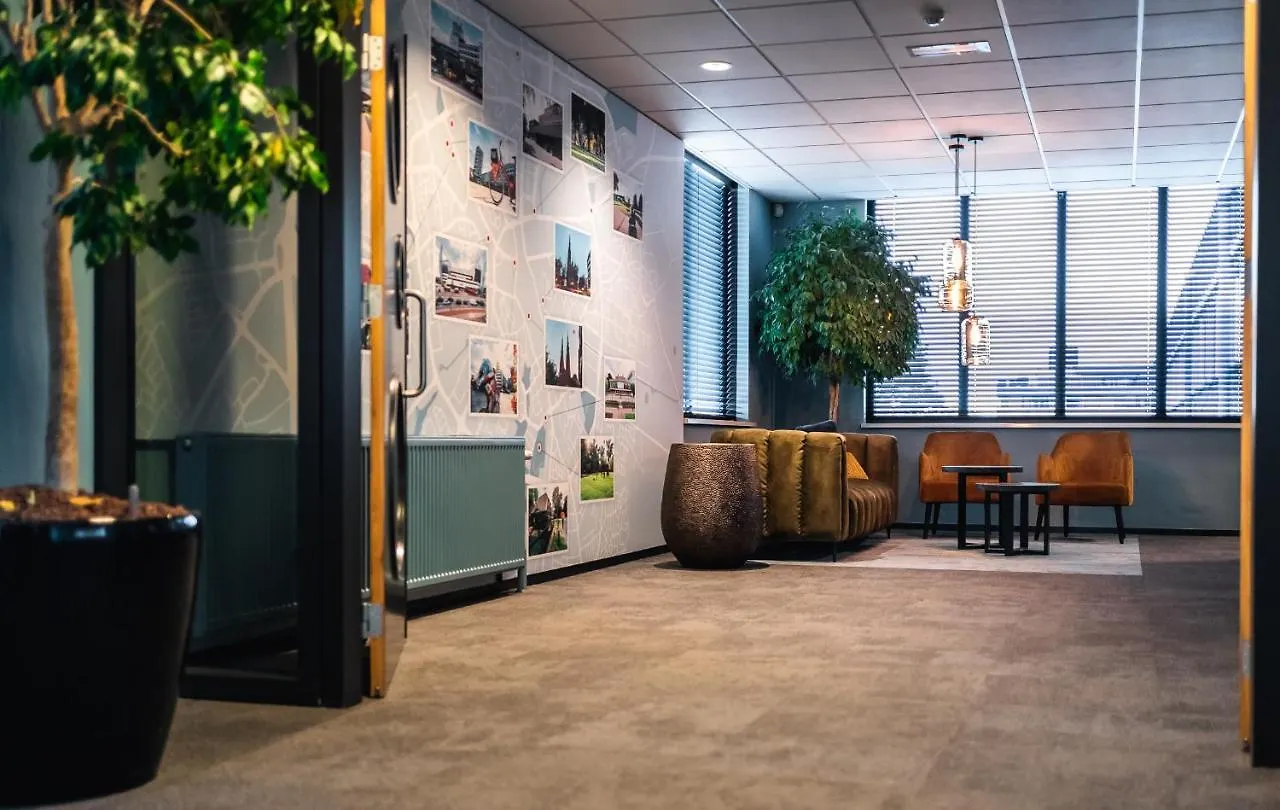 Onderwijshotel De Rooi Pannen Эйндховен Отель